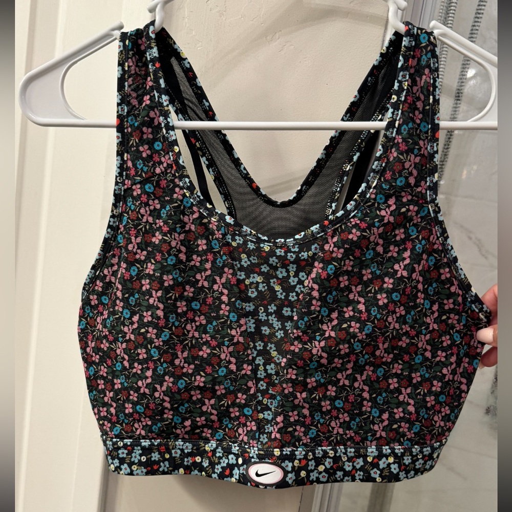 Beautiful flower 🌸 Nike sports bra